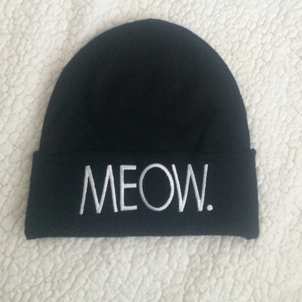 H&M BLACK MEOW BEANIE